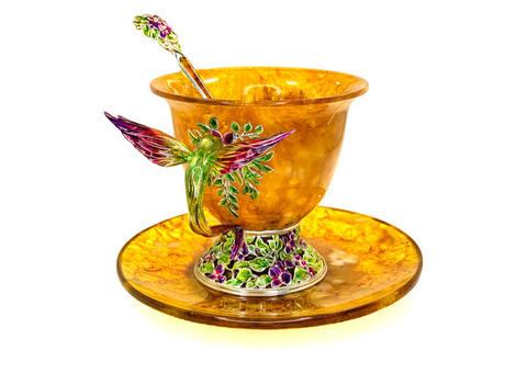 Чашка чайная из янтаря "Колибри"